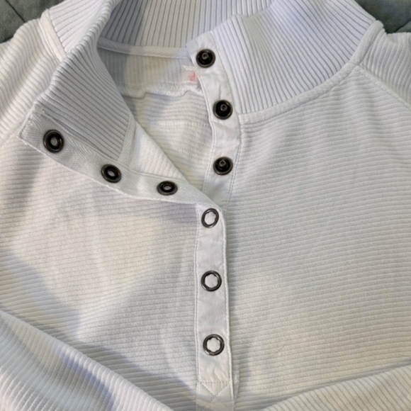 Free People So Fly Henley Button Layer Top small white - Picture 4 of 4